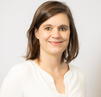 Daina Hues (sie/ihr)