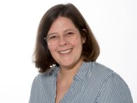 Julia Lindenberg (sie/ihr)